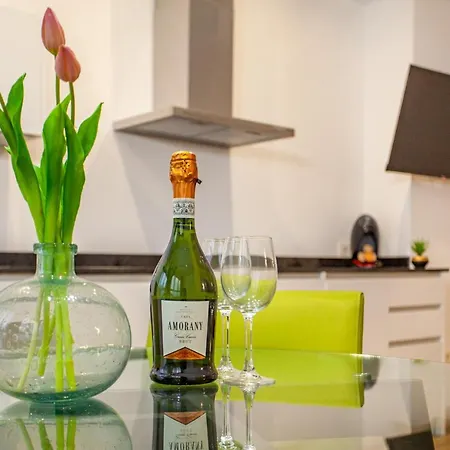 Myflats Luxury Downtown Apartmán *